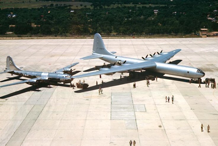 The huge new XB-36 alongside the first superbomber, the Boeing B-29 Superfortress. The wings of the ‘Peacemaker’ were 7 feet (2.1 m) thick at the root.