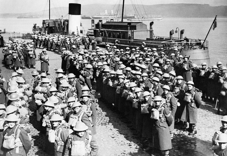 British troops lined up at Gourock in Scotland before embarking for Norway, 20 April 1940.