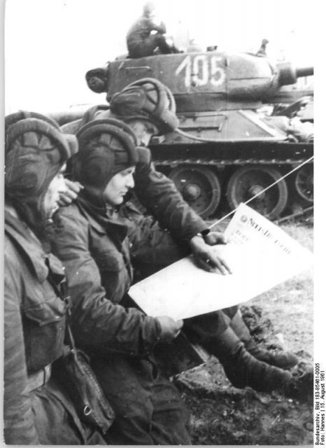 Erection of the Berlin Wall 1961, T34-85 and GDR tank troops