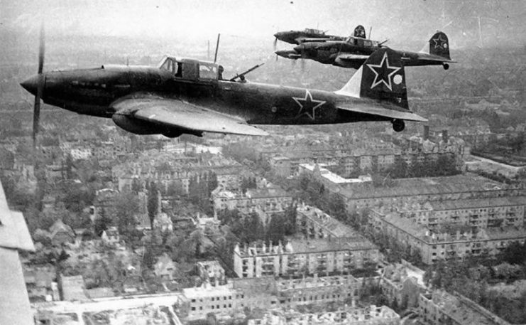 Il-2M3 of the 567 ShAP, 16th Army over Berlin, 1945.