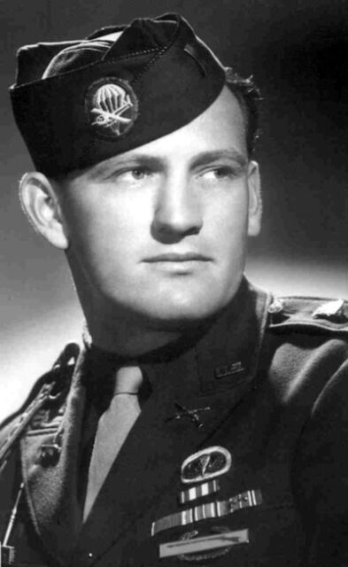 Military portrait of Lynn "Buck" Compton