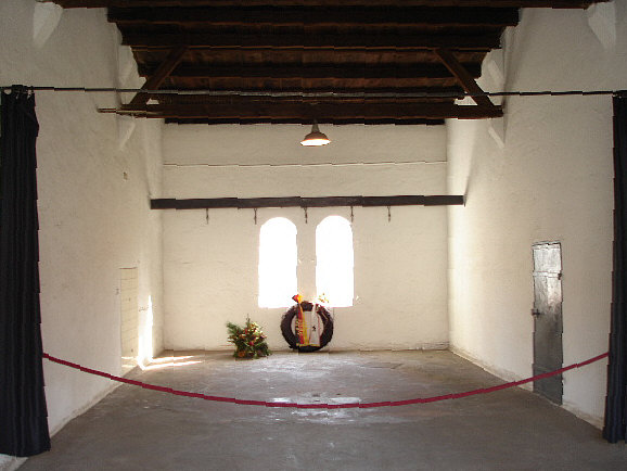 The execution chamber at Plötzensee Prison. Photo: MisterBee1966 / CC BY-SA 3.0