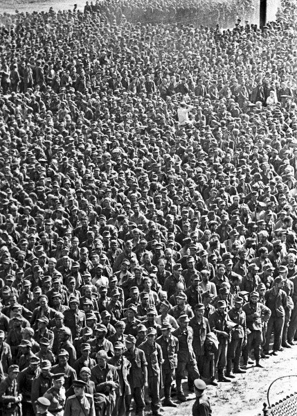 German prisoners-of-war in Moscow. Operation “The Great Waltz”, the parade of 57 000 POWs was held on 17 July 1944.