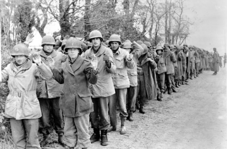 U.S. POWs on 22 December 1944.Photo: Bundesarchiv, Bild 183-J28589 / CC-BY-SA 3.0