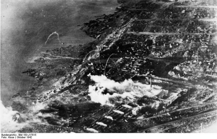 The ruins of Stalingrad on 2 October 1942.Photo: Bundesarchiv, Bild 183-J17815 CC-BY-SA 3.0