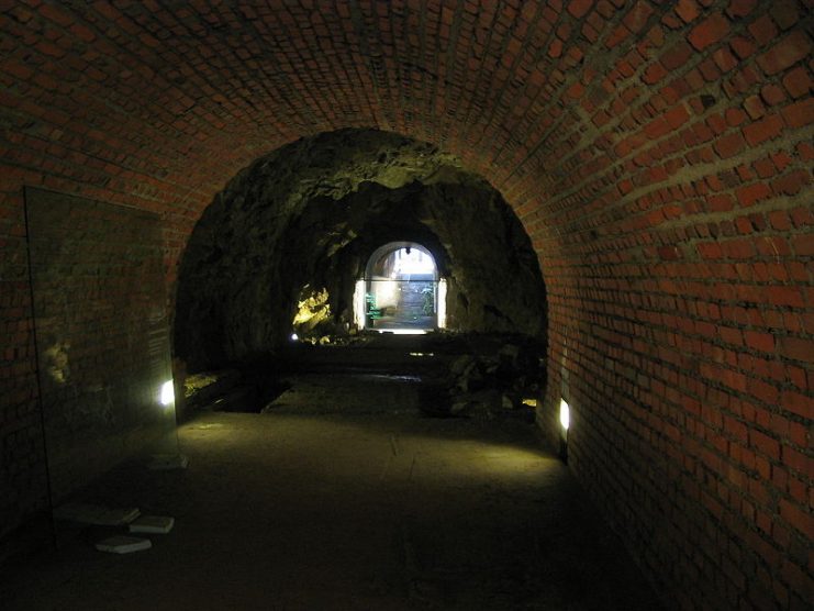 Berchtesgaden, inside the Obersalzberg bunker. View towards the staircase entry.Photo: Krischan74 CC BY 2.5
