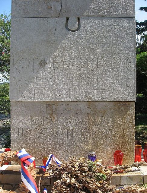 A commemoration in memory of the victims of the Italian concentration camp on the island of Rab, on the monumental cemetery.Photo: IlirikIlirik CC BY-SA 4.0