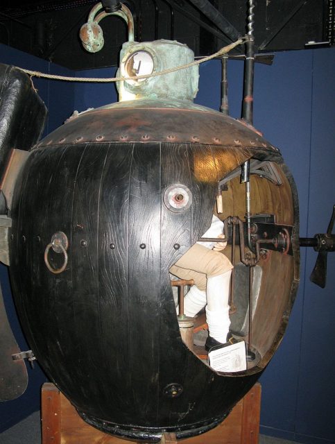 A cutaway full size replica of the Turtle on display at the Royal Navy Submarine Museum, Gosport, UK.Photo: Geni CC BY-SA 4.0