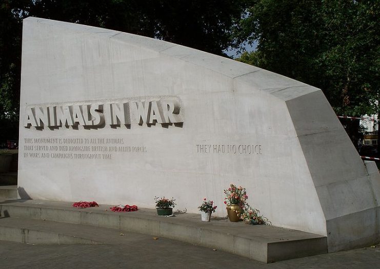 The Animals in War Memorial, Hyde Park, London. Eastern section of the memorial. Photo: Iridescenti CC BY-SA 3.0