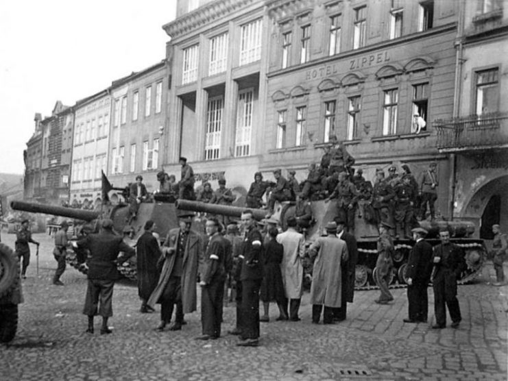 ISU-152 Czechoslovakia May 1945