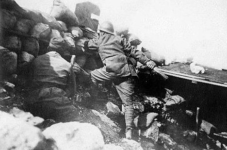 Italian soldier throwing grenade