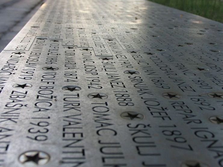 Plaque for the victims.Photo: Miran Hladnik CC BY-SA 2.5