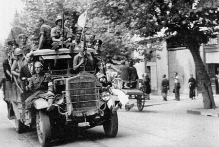 Italian resistance forces in 1944, Naples.