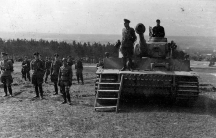 Appeal of the SS Division “Das Reich”.Photo: Bundesarchiv, Bild 101III-Zschaeckel-197-11 / Zschäckel, Friedrich / CC-BY-SA 3.0