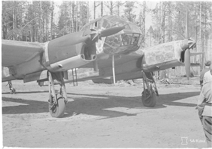 The German light bomb and intelligence machine brings German war corpses. (The picture shows Focke-Wulf Fw 189A). Location- Tiiksjärvi