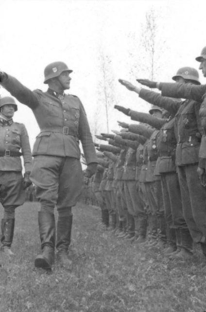 Waffen-SS-Division „Das Reich“.Photo: Bundesarchiv, Bild 101III-Hoffmann-04-23 Hoffmann CC-BY-SA 3.0