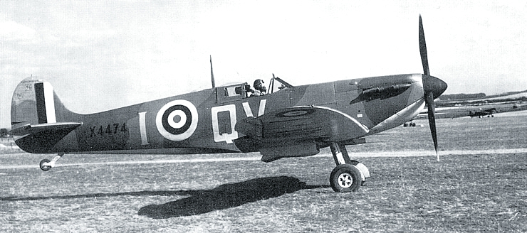 X4474, a late production Mk I Spitfire of 19 Squadron, September 1940. During the battle 19 Squadron was part of the Duxford Wing