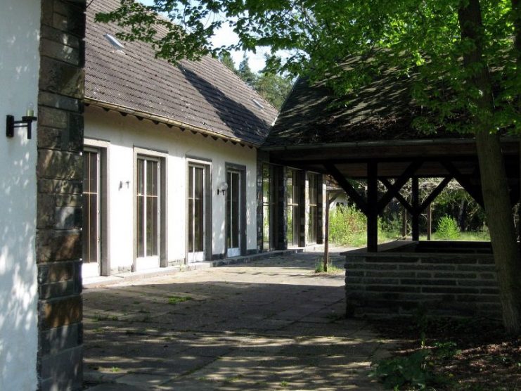 Joseph Goebbels’s weekend house at Bogensee Lake, in the village of Lanke. Photo: Olaf exchange / CC BY 3.0