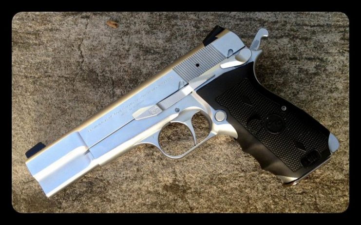 Browning High-Power SFS Crimson Trace. KevlarSix – CC BY-SA 3.0