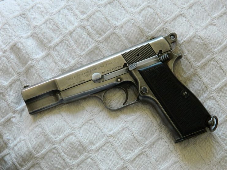 Argentinian version Browning High-Power. Photo: Piero71 / CC BY-SA 3.0