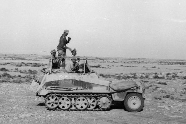 Rommel in a Sd.Kfz. 250/3.Photo: Bundesarchiv, Bild 101I-784-0249-04A / Koch / CC-BY-SA 3.0