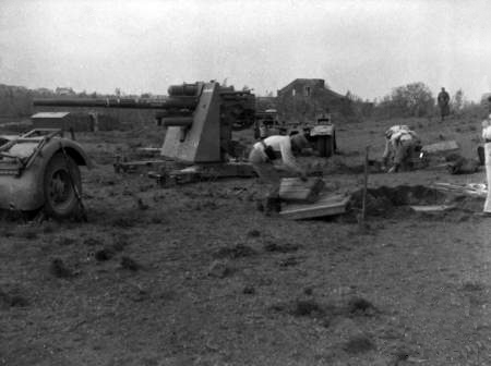 A German 88 mm Flak 36 near Moutn Vesuvius, Italy, in 1942.