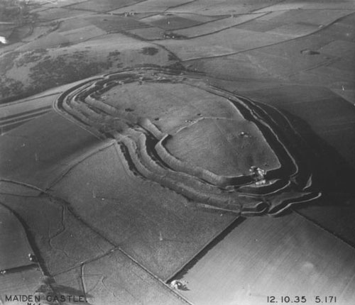 The white line across the hill fort where the ramparts deviate inwards marks the extent of the early fort. Photograph taken in 1935 by Major George Allen (1891–1940).