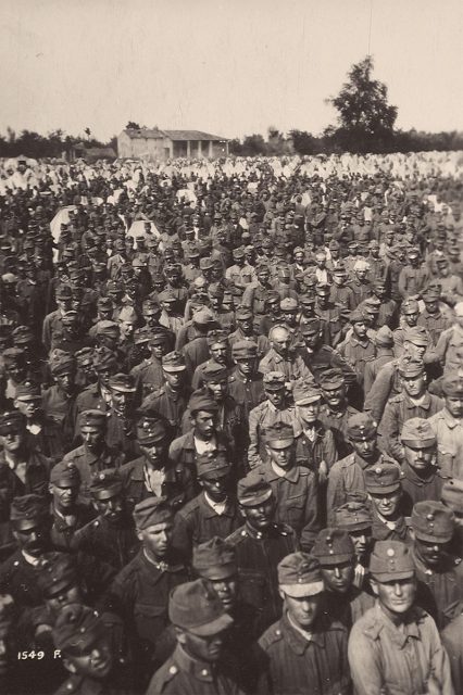 Austrian prisoners of war taken during the Battle of Vittorio Veneto.Photo esercito.difesa.it CC BY 2.5