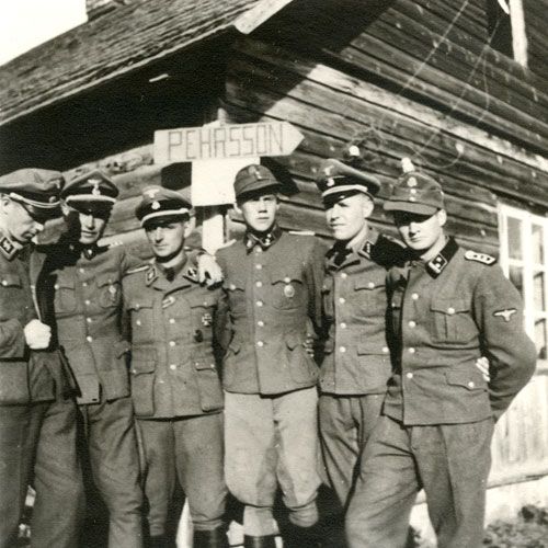 Probably one of the most famous photos of Swedish SS volunteers in Narva, from left to right: Gösta Borg, Hans-Caspar Kreuger, Hans-Gösta Pehrsson, Gunnar Eklöf, Carl Svensson and Thorkel Tillmann. Kreuger never attended SS-Junkerschule Bad Tölz, but was promoted to Untersturmführer for his merits as a war correspondent