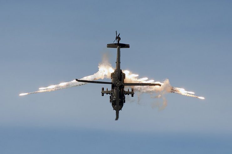 Black Hawk of the Colombian Air Force launching flares, 2011. Photo: Andrés Ramírez GFDL 1.2