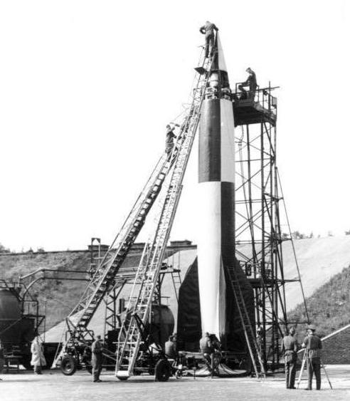 Peenemünde, preparations for take-off V2. By Bundesarchiv – CC BY-SA 3.0 de