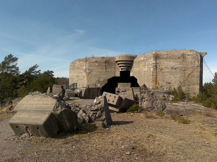 Casemate at Batterie Vara, Kristiansand (Norway). Photo: Bjoertvedt CC BY-SA 3.0