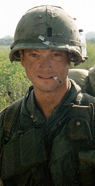 Sinise on the set of Forrest Gump, in 1993. Photo: lakesbutta, CC BY-SA 3.0