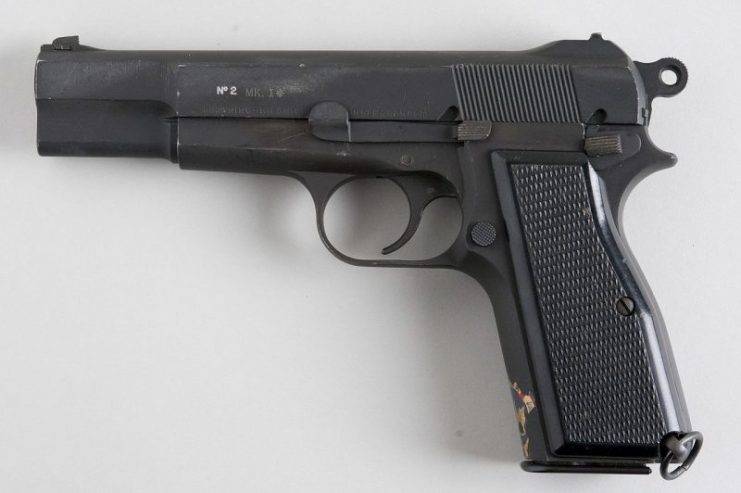 Inglis-made Pistol No 2 Mk 1* Browning Hi-Power Photo by Askild Antonsen CC BY 2.0