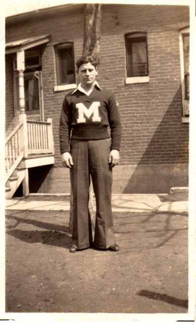 Raised in an area of St. Louis known as the “Patch,” Fred Hoechst Jr. enlisted in the United States Navy during the depression and served aboard the ship that searched for the missing aviator Amelia Earhart. Courtesy of Judy Thompson