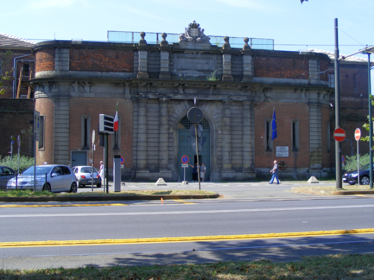 Le Nuove prison – Turin, Italy (entrance gate towards corso Vittorio).Photo: Dimod61 CC BY 3.0