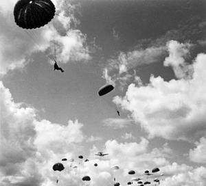 Parachute regiment training, 1942.