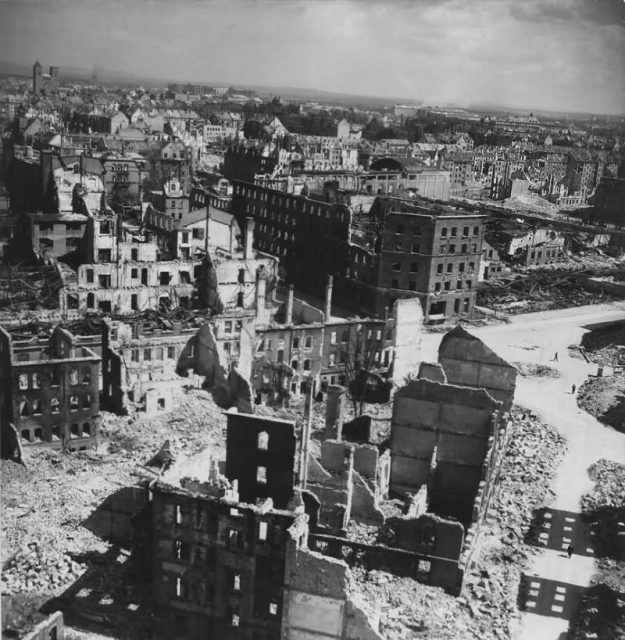 Ruins of Nürnberg – Gugelstrasse Steinbuhl Galgenhof 1945