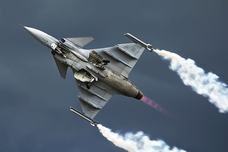 Underside of a Gripen in flight, 2012.Photo: Oleg V. Belyakov CC BY-SA 3.0