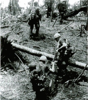 US 173rd Airborne paratroopers near the Song Be, March 1966.