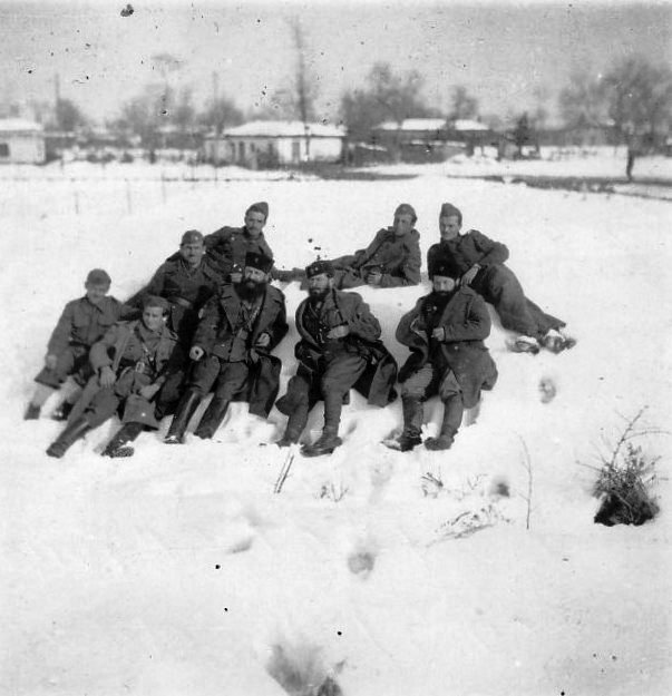 Velouchiotis, second in front row, with officers of ELAS