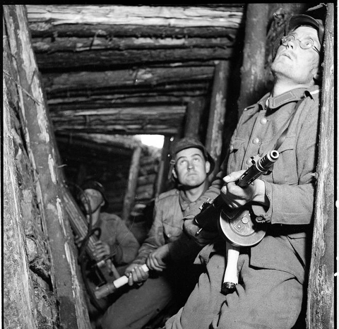 Finnish soldiers at the defensive VT-line during the Soviet Vyborg–Petrozavodsk Offensive in June 1944