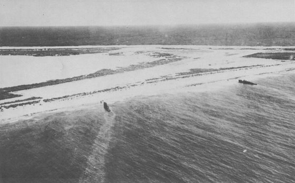 Japanese Patrol Boat No.32 (left) and Patrol Boat No.33