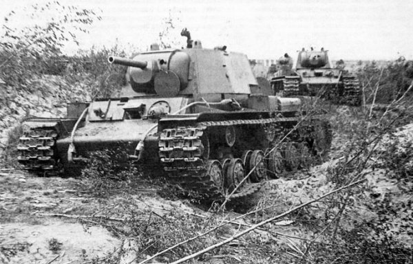 KV-1 Heavy Tanks near Leningrad, 1941. Photo: Peer.Gynt CC BY-NC-SA 2.0