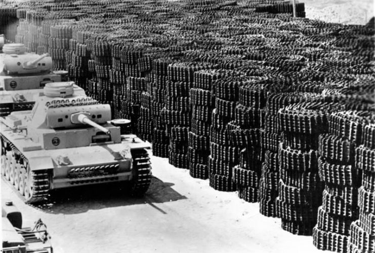 Panzer IIIs move off the factory grounds, 1942. Photo: Bundesarchiv, Bild 183-B22419 Reichelt CC-BY-SA 3.0