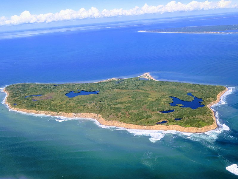 Photograph of the island Nomans Land, Massachusetts during airplane flyover.Photo: Mike Bracht CC BY-SA 4.0