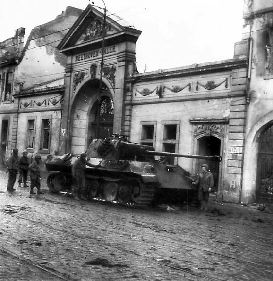 KO’d Panther Ausf A in front of Beethoven Hall in Bonn 1945
