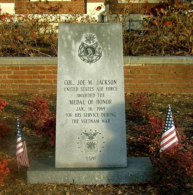 Stone marker honoring Col. Jackson outside Coweta County Courthouse, Newnan, Georgia.