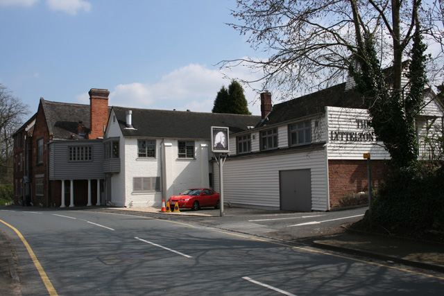 The Lyttelton Arms, Hagley Photo by Geoff Gartside CC BY SA 2.0