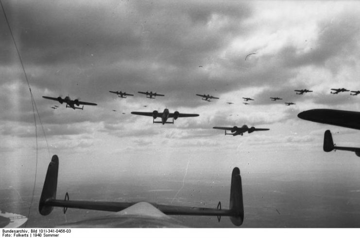 A typical Luftwaffe bomber formation; Dorniers using a “stepped up” Echelon formation.Photo: Bundesarchiv, Bild 101I-341-0456-03 Folkerts CC-BY-SA 3.0